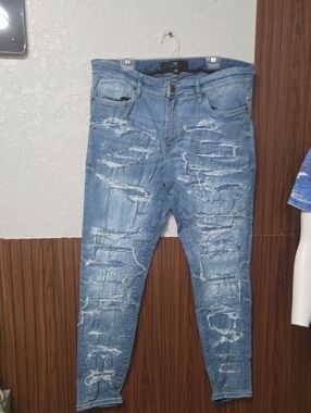 Slim Fit Distressed Light Blue Men’s Jeans 34x32